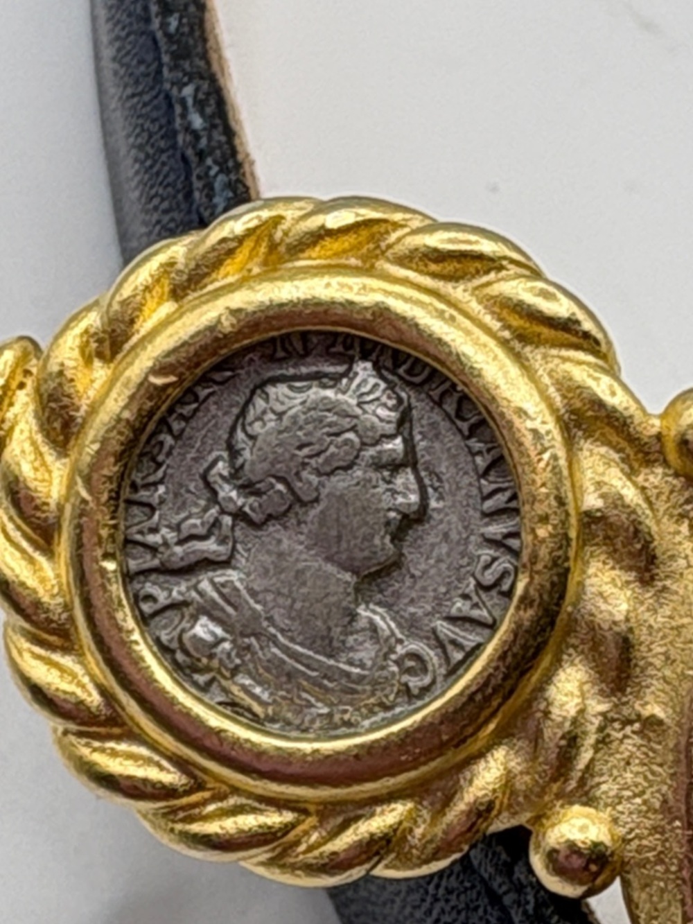 Ben-Amun Black Leather Belt with Roman Emperor Hadrian Gold Coin-Style Buckle M - Picture 2 of 10